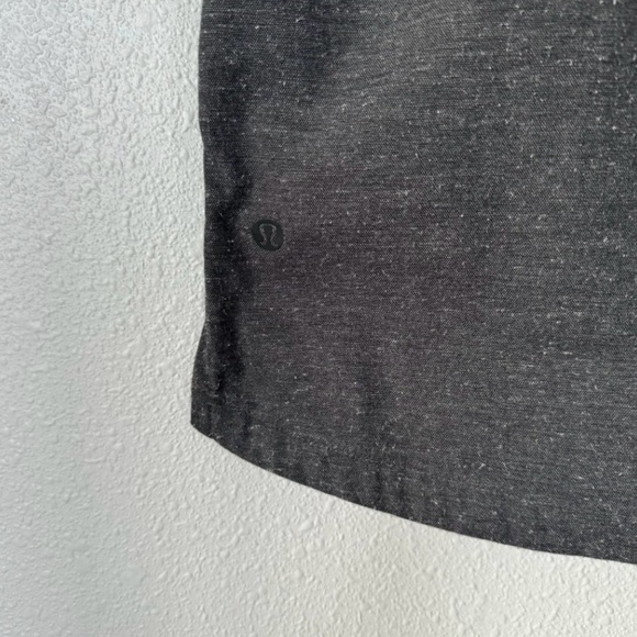 lululemon Small Mens Short Sleeve Snaps Button Up Heathered Grey - Picture 4 of 4